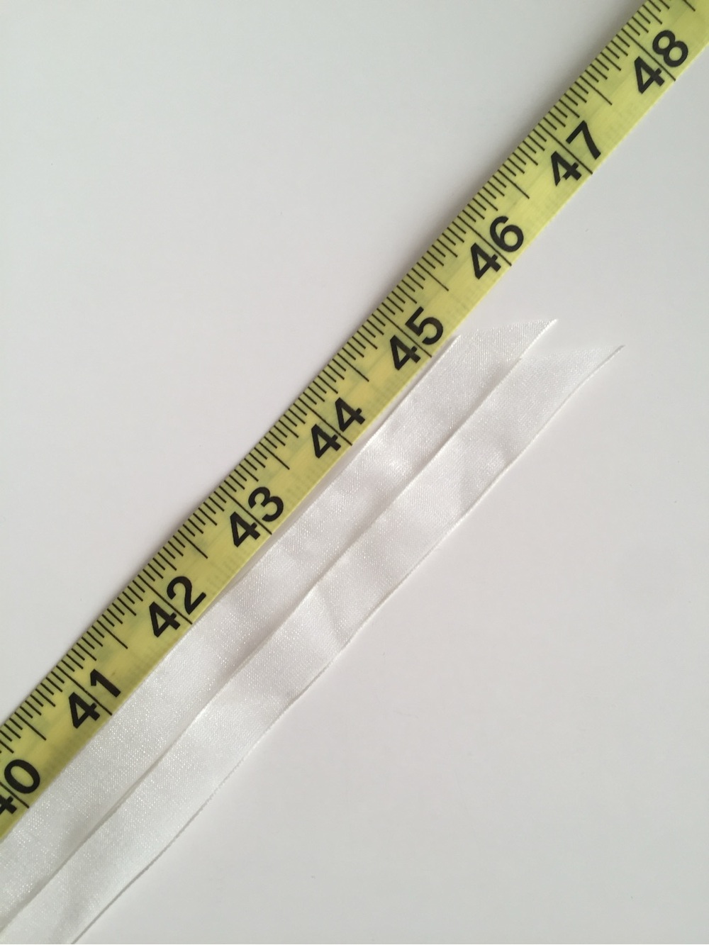 NWOT David's Bridal Pearl Crystal Cluster Sash Ribbon Waist Belt Hoco Bling - Picture 8 of 13